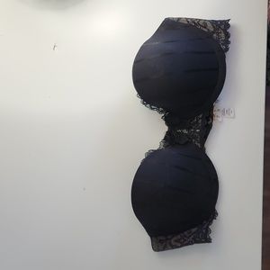 Felina~Black lace Strapless Bra. Size 34B